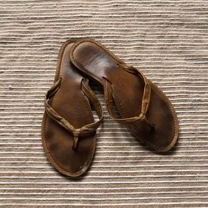 Distressed Leather Reef Flip Flops Size 8
